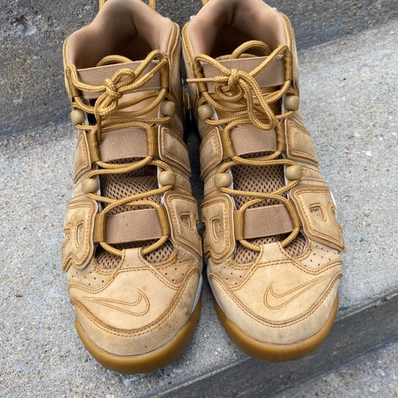 Nike shoes - Picture 2 of 4